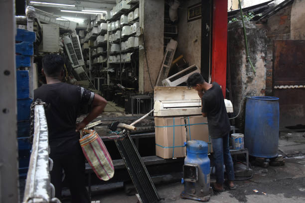 Emergency AC repair technician